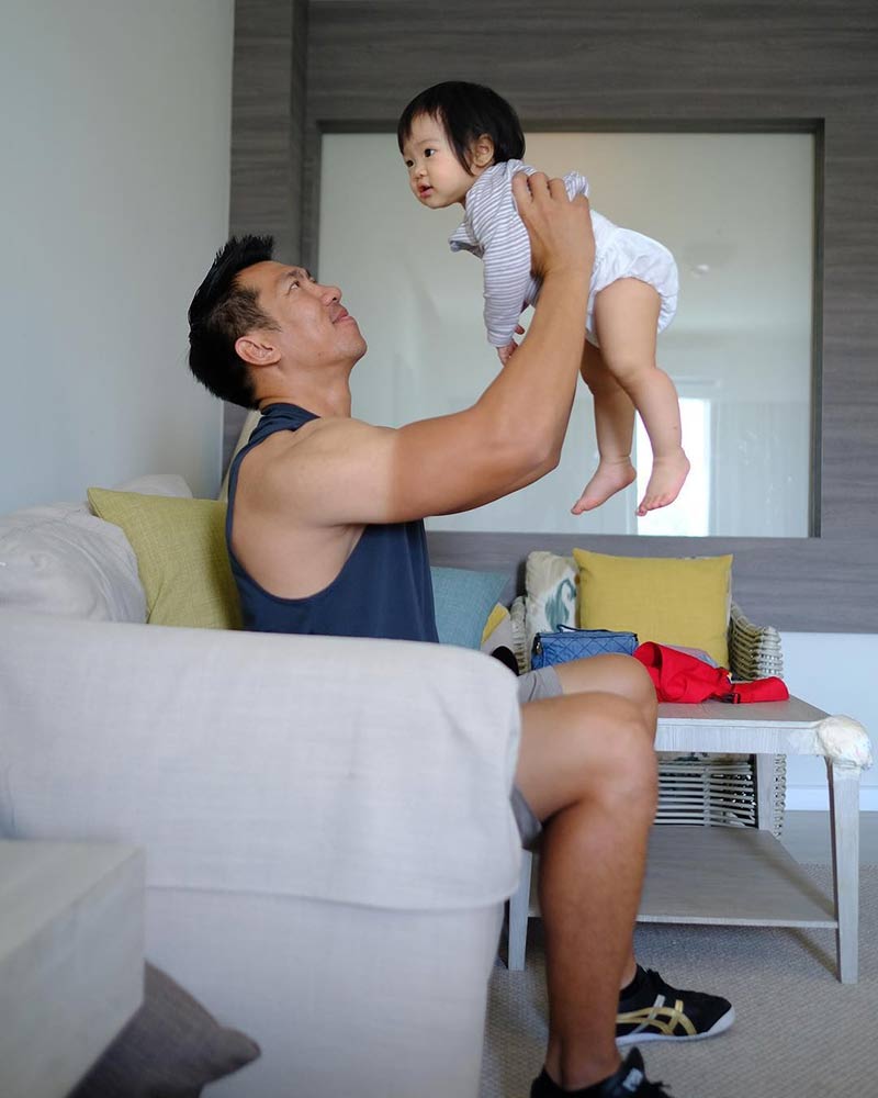 ภราดร ศรีชาพันธ์