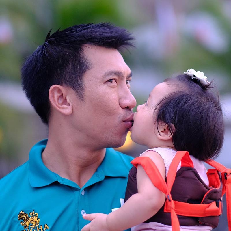 ภราดร ศรีชาพันธ์