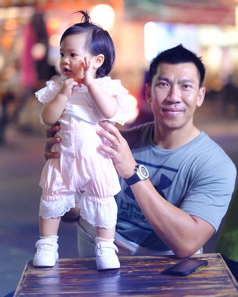 ภราดร ศรีชาพันธ์