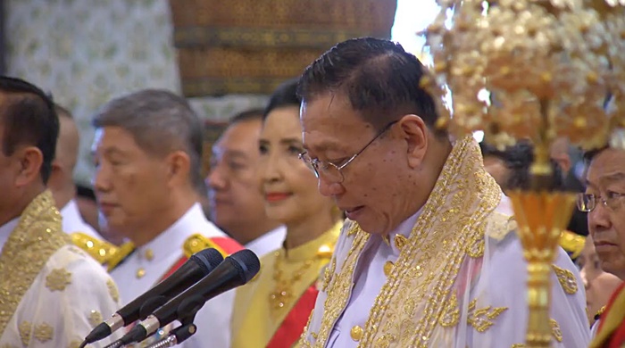 พระบาทสมเด็จพระเจ้าอยู่หัว เสด็จออกมหาสมาคม