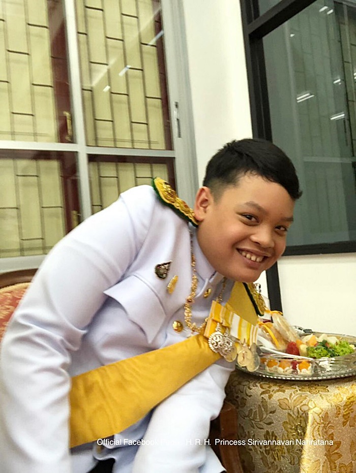  พระองค์หญิงฯ ทรงหยอกล้อกับ พระองค์ทีฯ  