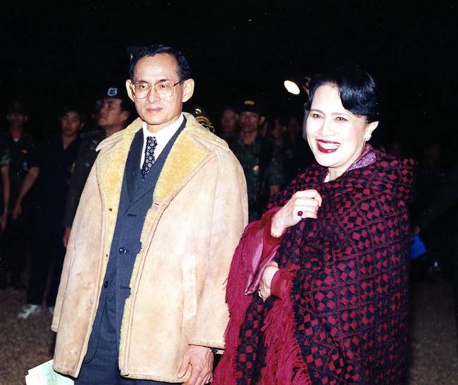 ย้อนอดีตธรรมเนียมการสถาปนา สมเด็จพระราชินีสิริกิติ์ ในรัชกาลที่ 9