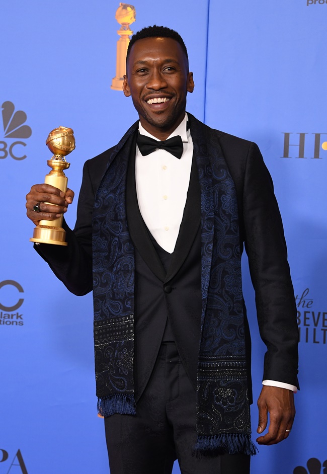 แฟชั่นพรมแดงลูกโลกทองคำ