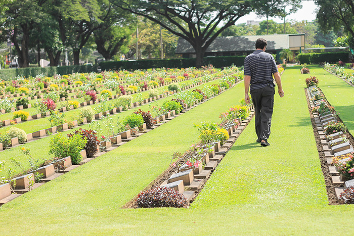 นั่งรถไฟไปเที่ยวกาญจนบุรี