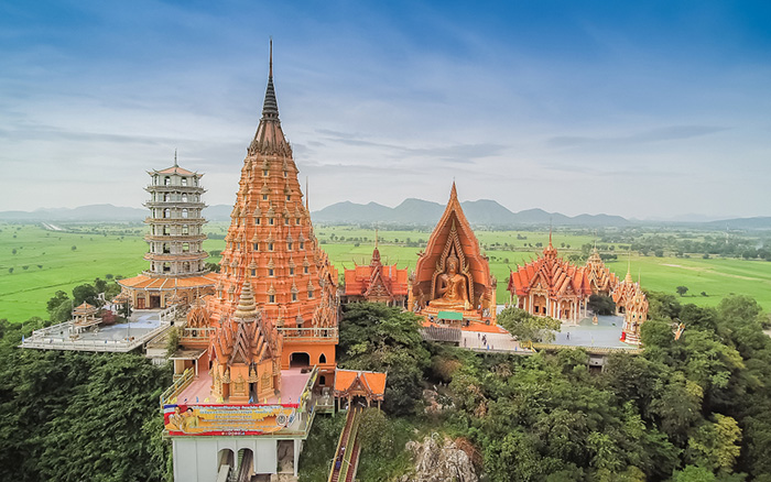 นั่งรถไฟไปเที่ยวกาญจนบุรี