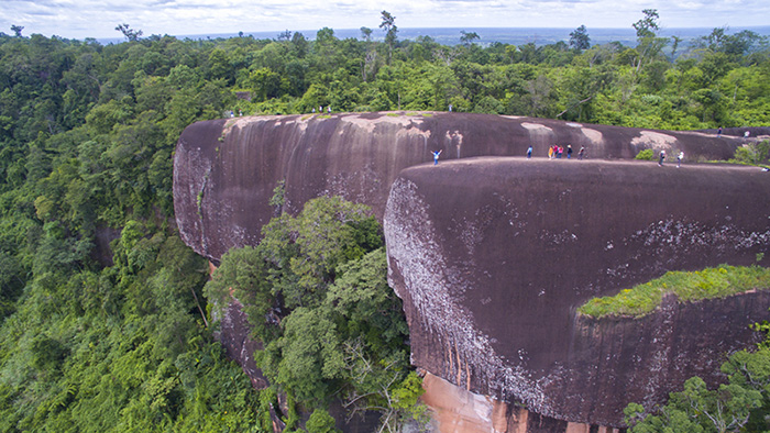 หินสามวาฬ จ.บึงกาฬ