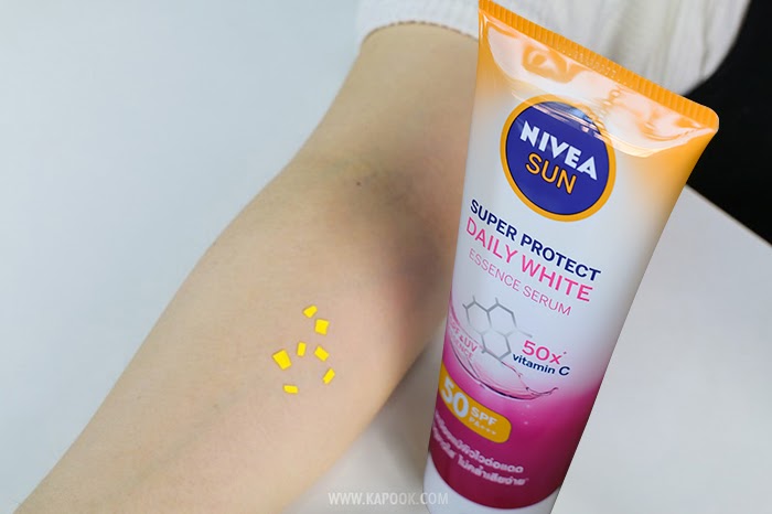 ความเหนียวเหนอะหนะหลังใช้โลชั่นกันแดดทาตัว NIVEA