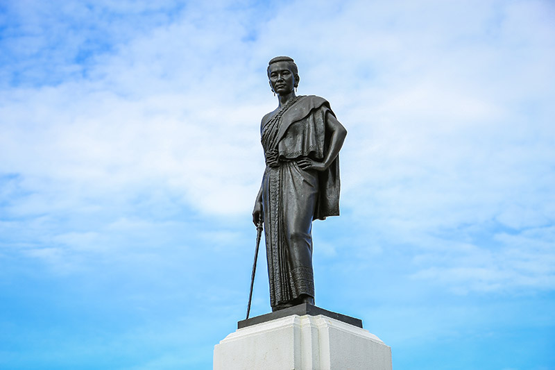 ลบหลู่ย่าโม