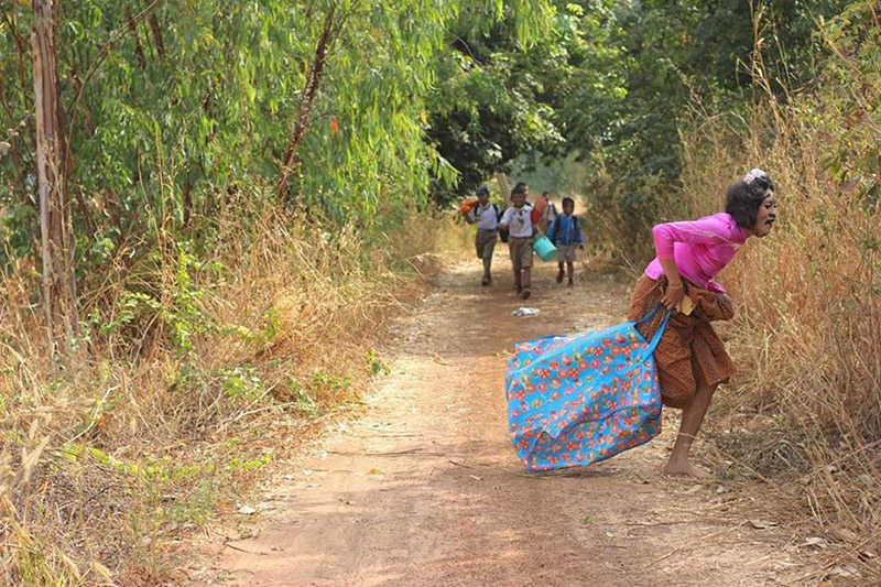 ครูแต่งผีหลอกนักเรียน