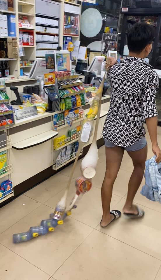 ขนเพชร บ้าจี้ ถอดกางเกงกลางเซเว่น