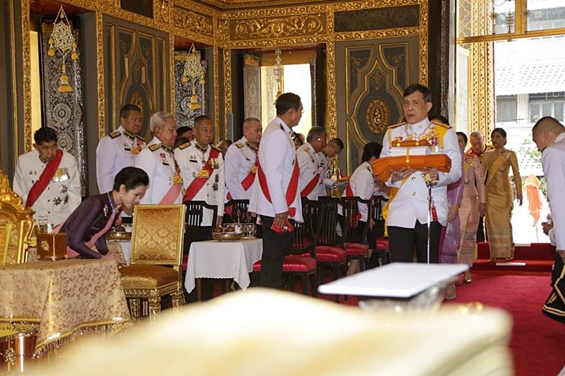 ในหลวง ร.10  