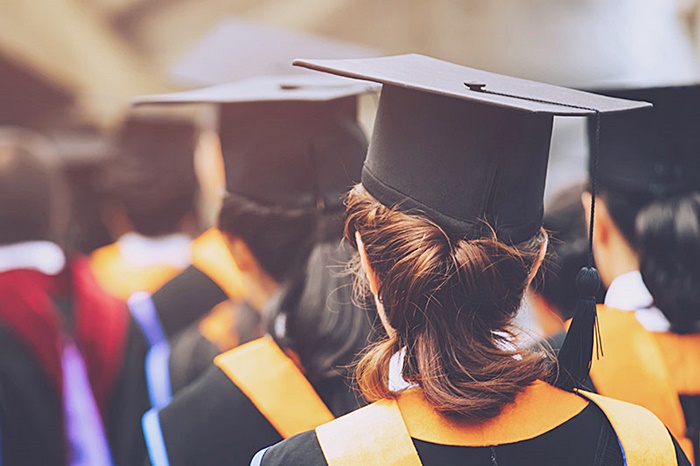 กระตุ้น จ้างานเด็กจบใหม่ 