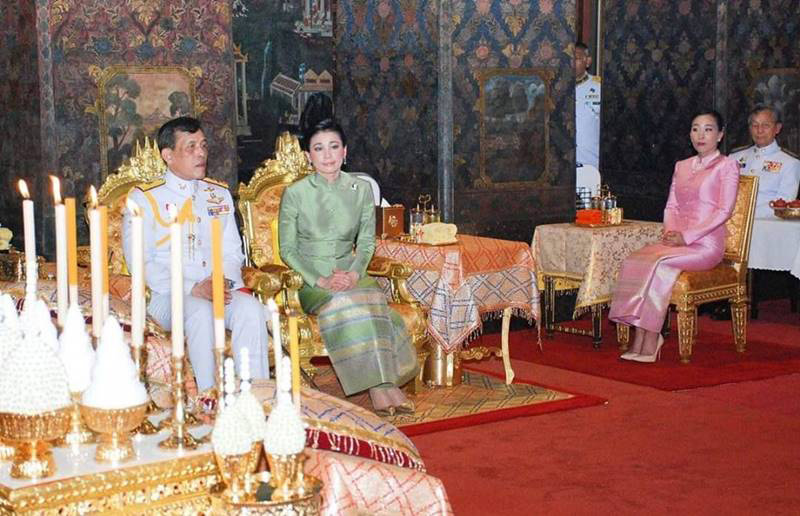 ในหลวง ร.10 , พระราชินี