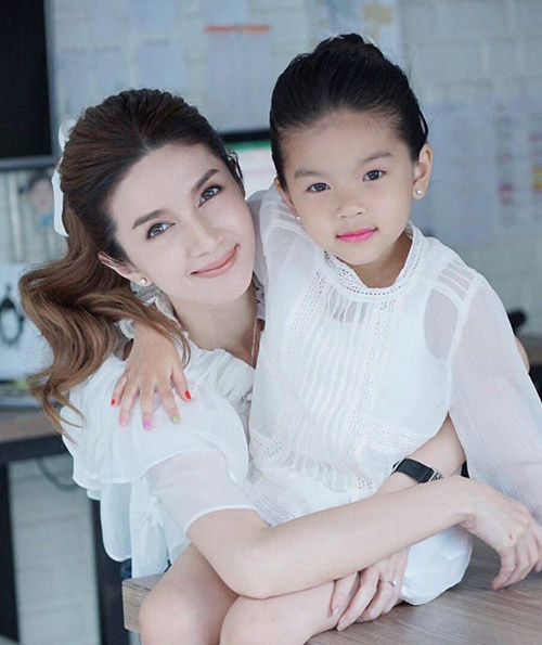 ดารา คุณแม่เลี้ยงเดี่ยว