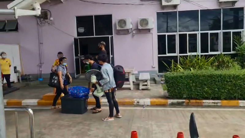 แรงงานลาวหนีกลับ