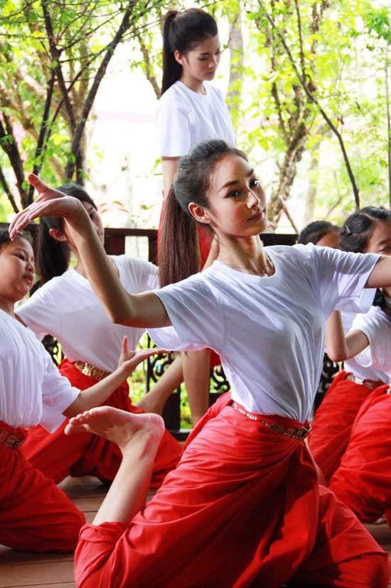 นาว ทิสานาฏ