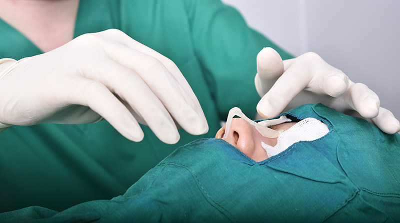 เสริมซิลิโคนจมูก