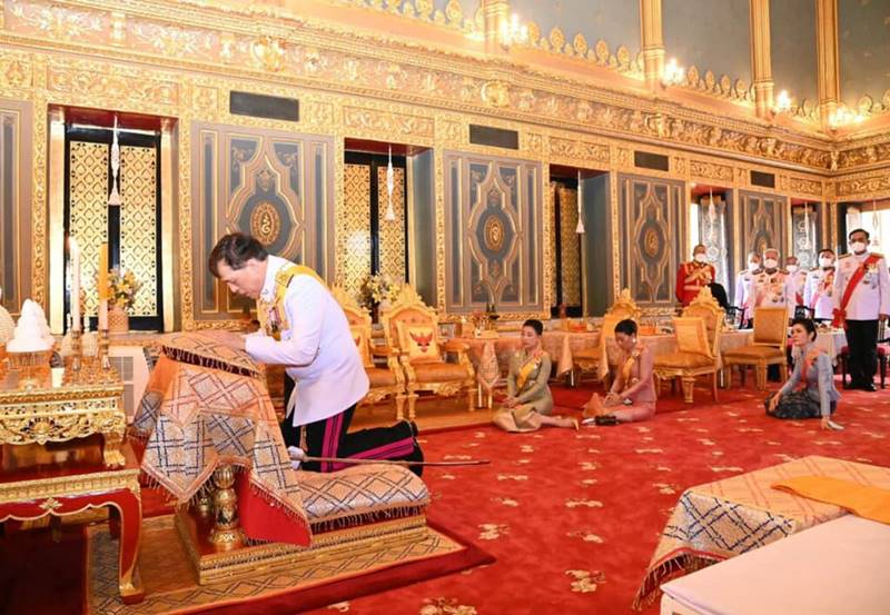 ในหลวง รัชกาลที่ 10