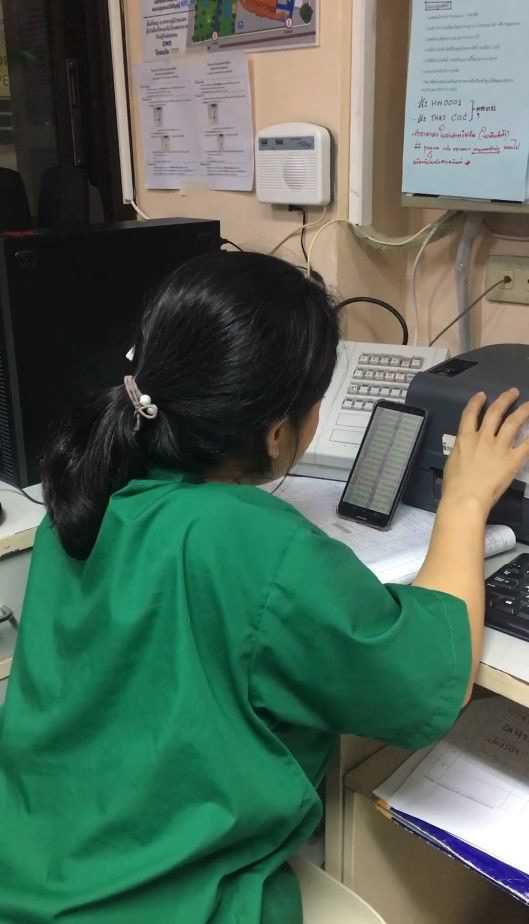 พยาบาลซื้อลอตเตอรรี่ให้ผู้ป่วยโควิด