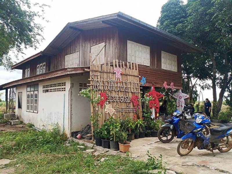 ผู้ใหญ่บ้านสุโขทัย สละบ้านเป็นศูนย์กักตัว 