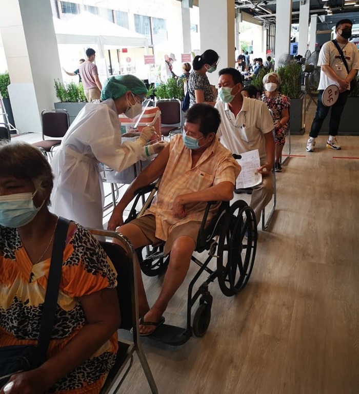 วัคซีนโควิด 19 