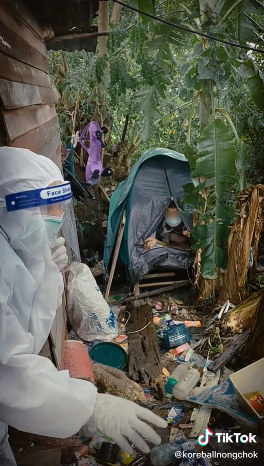 รักษาตัวในเต็นท์ 