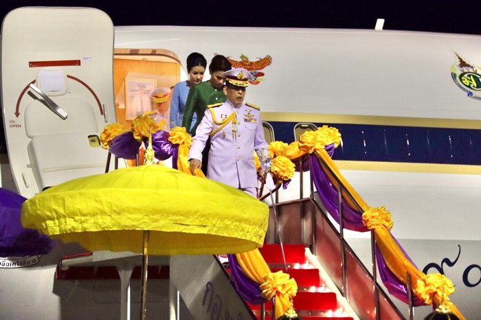  ในหลวง - พระราชินี  