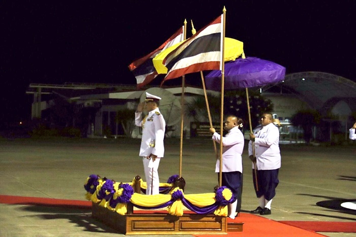  ในหลวง - พระราชินี  