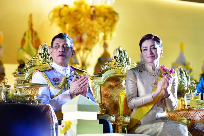 ในหลวง - พระราชินี 
