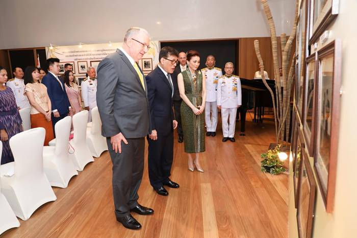 ในหลวง-พระราชินี