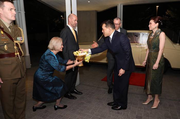 ในหลวง-พระราชินี