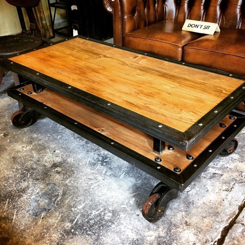 แต่งบ้านทาวน์โฮมสไตล์โมเดิร์นลอฟท์