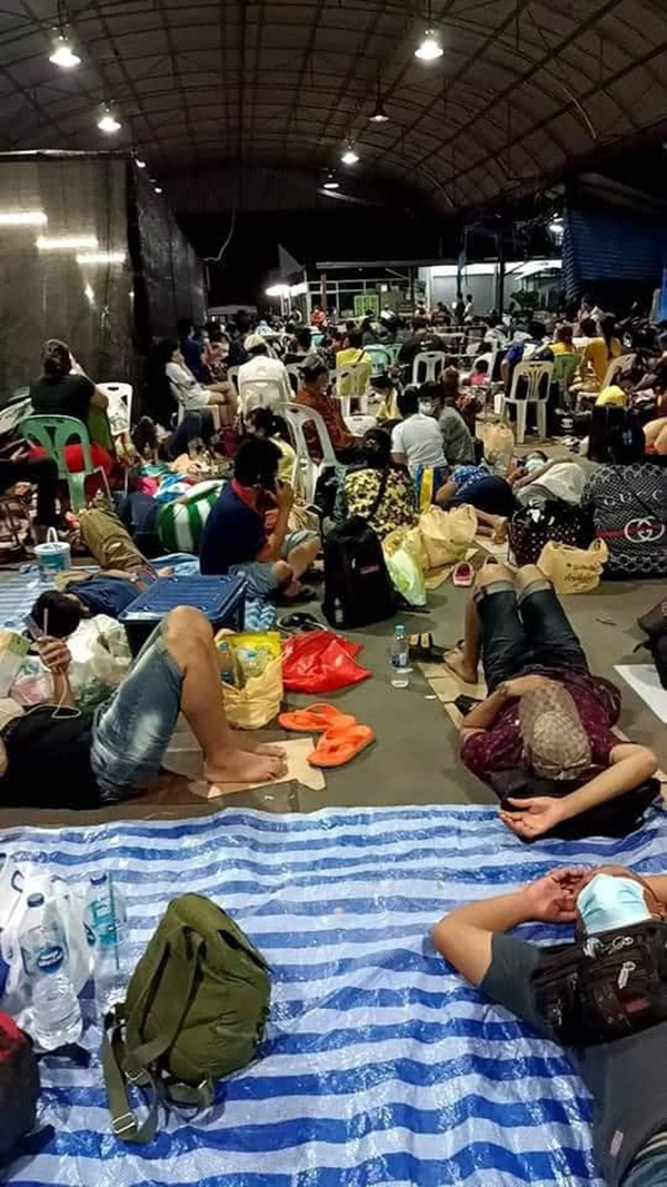 คนไข้โควิดนอนเกลื่อนพื้นข้างถังขยะ