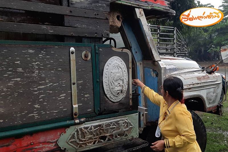 รังต่อยักษ์ สร้างรังในรถสิบล้อ