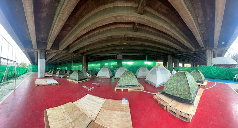 ชาวบ้านช่วยกันทำเองโรงพยาบาลสนาม