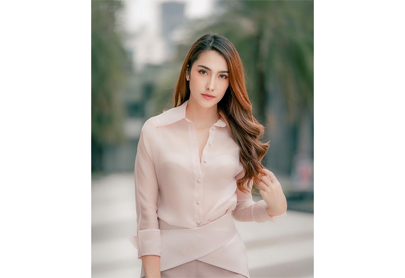 ดาราอีสาน