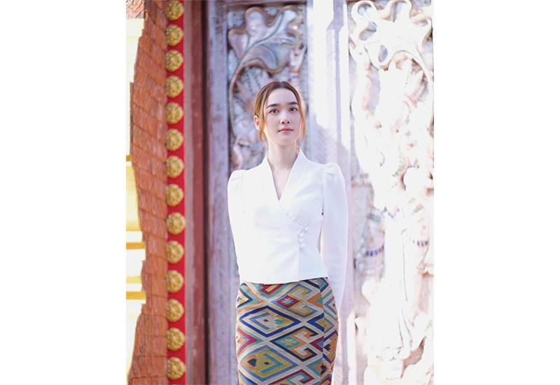 ดาราอีสาน