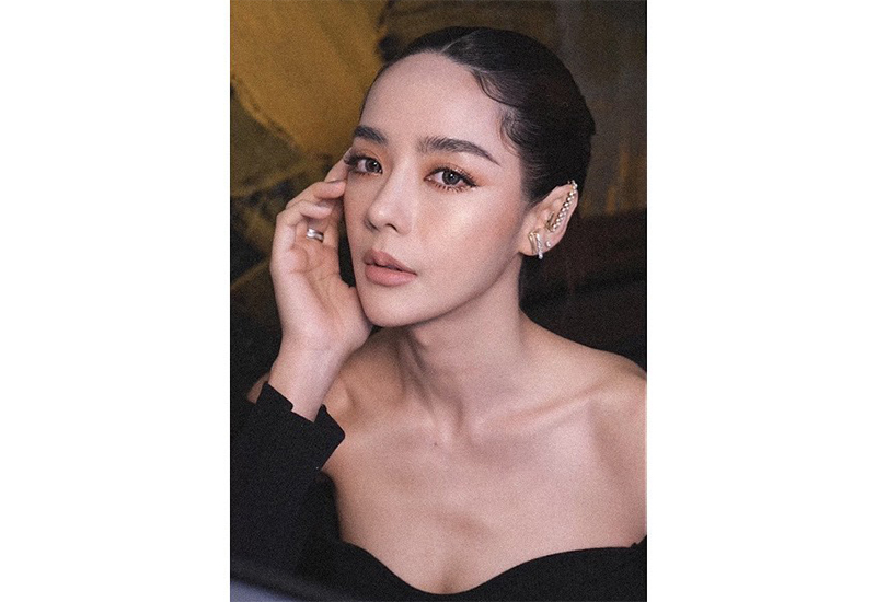 ดาราอีสาน