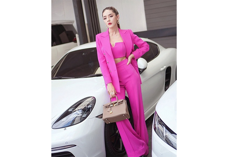 ดาราอีสาน