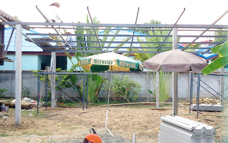 สร้างโรงจอดรถมอเตอร์ไซค์