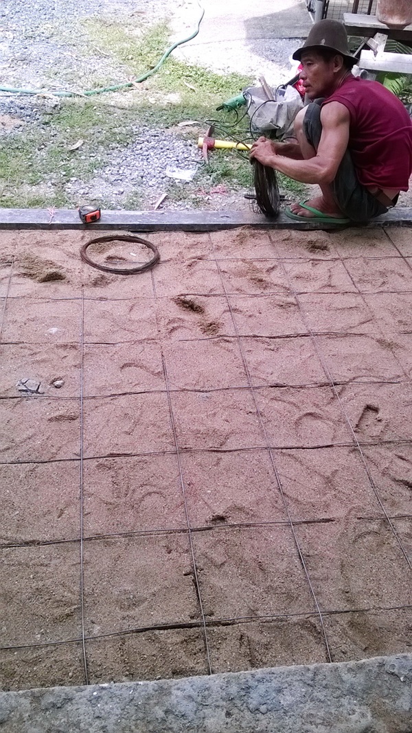 สร้างโรงจอดรถมอเตอร์ไซค์