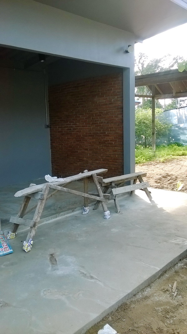 สร้างโรงจอดรถมอเตอร์ไซค์