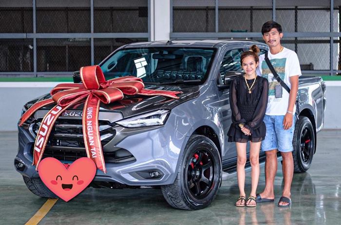 ทะเบียนรถป้ายแดงแฟนแม่น้ำหนึ่ง