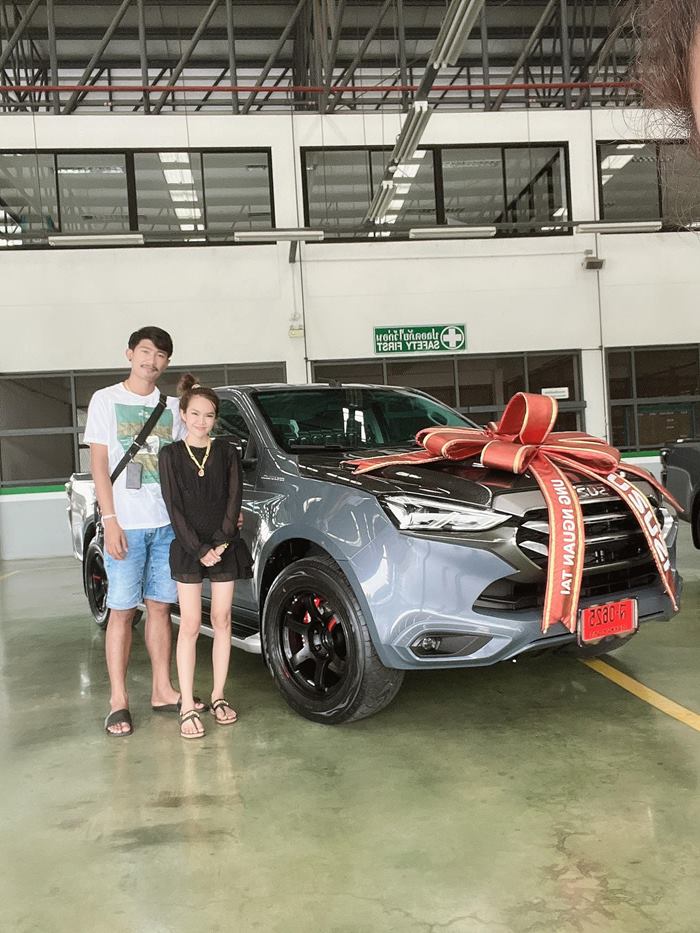 ทะเบียนรถป้ายแดงแฟนแม่น้ำหนึ่ง