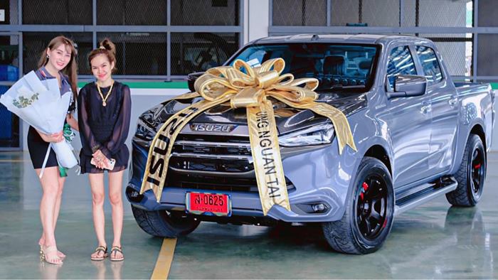 ทะเบียนรถป้ายแดงแฟนแม่น้ำหนึ่ง