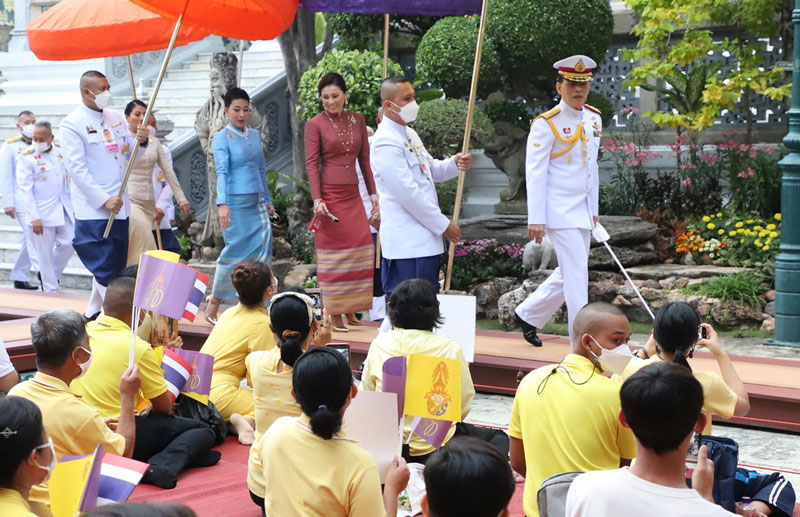 ในหลวง พระราชินี