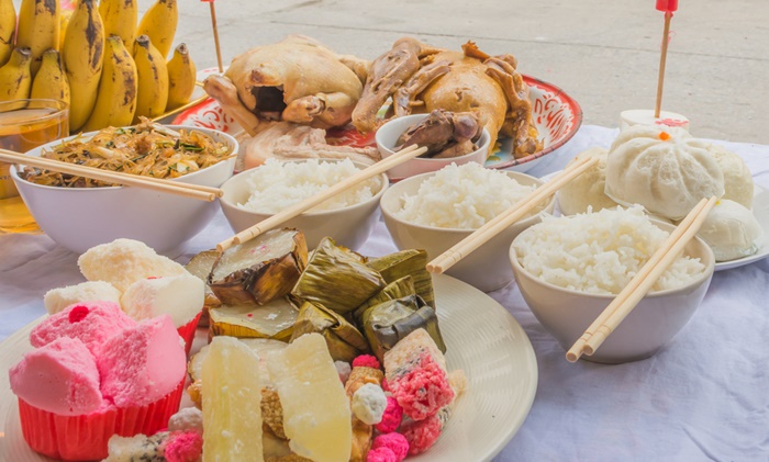 แนะสีเสื้อวันตรุษจีน 