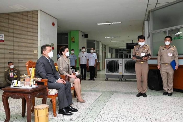 ในหลวง-พระราชินี