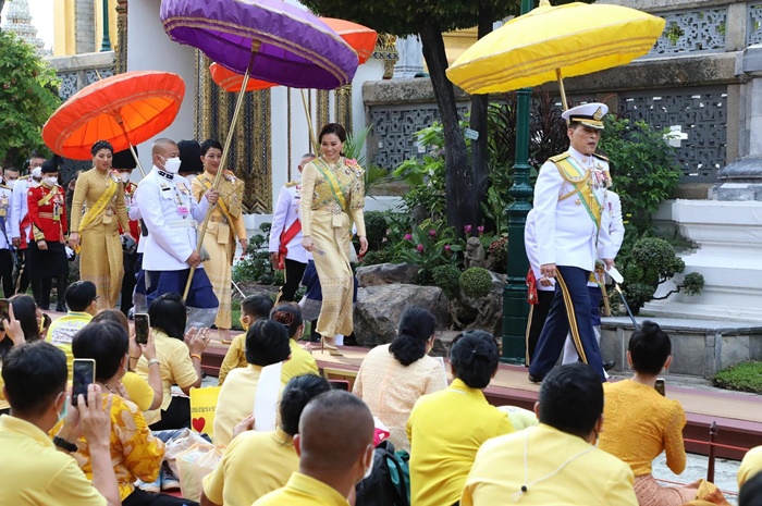 ในหลวง-พระราชินี