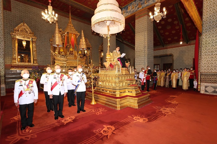 ในหลวง-พระราชินี